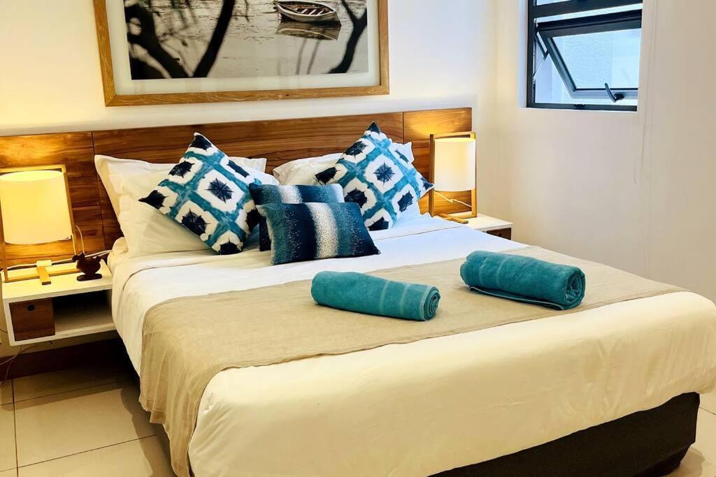 Latitude Luxury Seafront Suite Ривьер-Нуар Экстерьер фото